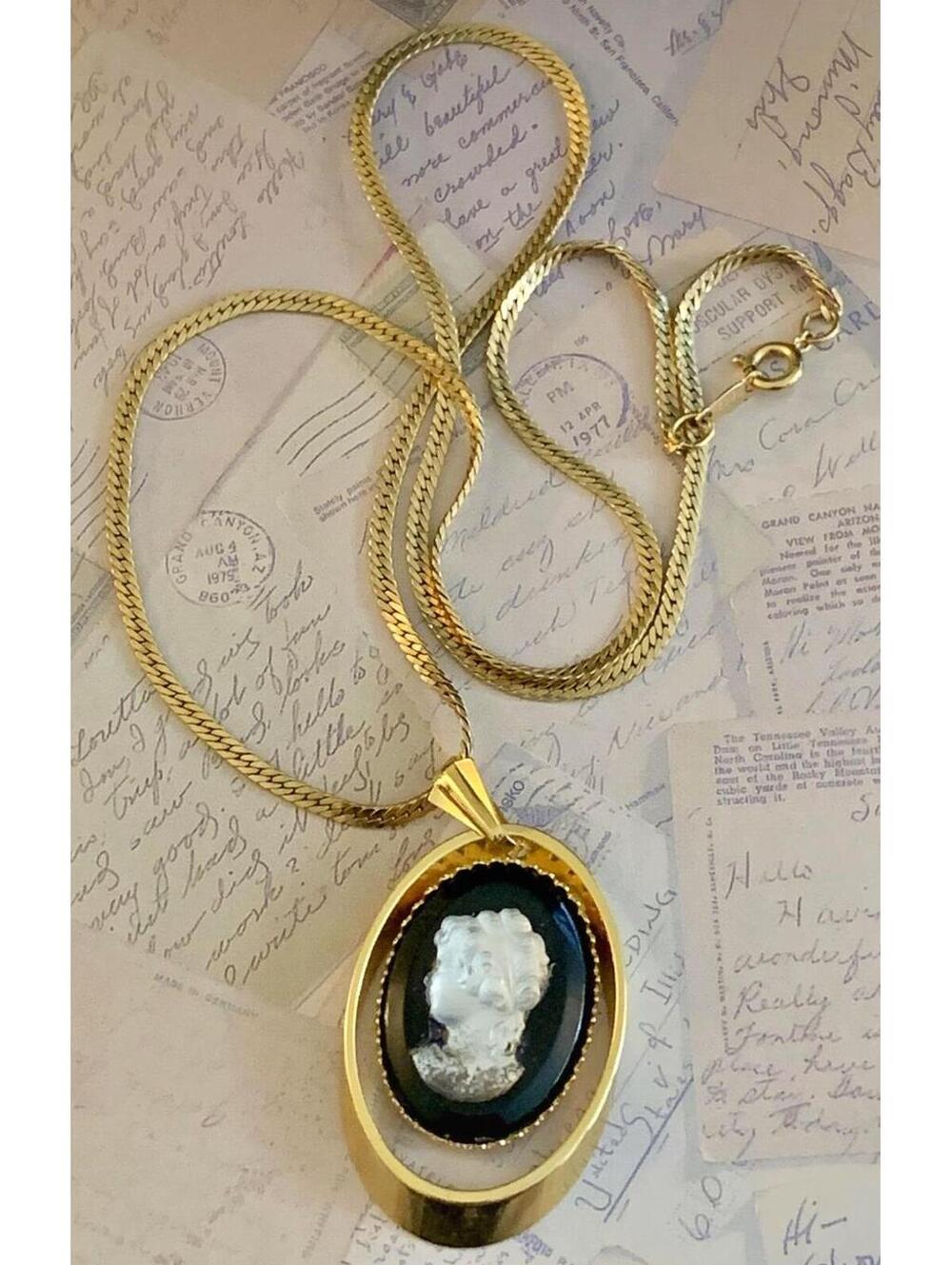 Vintage Signed Avon 14K Gold Filled Black Maiden Cameo Pendant Necklace